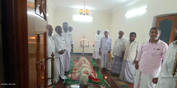 வேதாரண்யத்தை அடுத்த கள்ளிமேடு கிராமத்தில் மகான் காதர் மீரான் சாகிப் தர்காவில் ஜியாரத் பெருவிழா