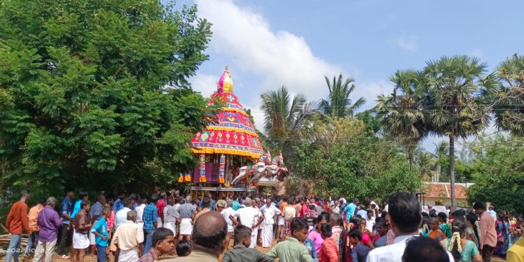 தூத்துக்குடி அரசு பள்ளிகளில் மாணவர்கள் சேர்க்கையை அதிகரிப்பது குறித்து விழிப்புணர்வு கலை நிகழ்ச்சி!! அமைச்சர், மேயருக்கு கல்தா கொடுத்த கல்வி அதிகாரி!! கல்வி அமைச்சரிடம் புகார் தெரிவிப்பதாக அமைச்சர் கீதா ஜீவன் ஆவேசம்!!