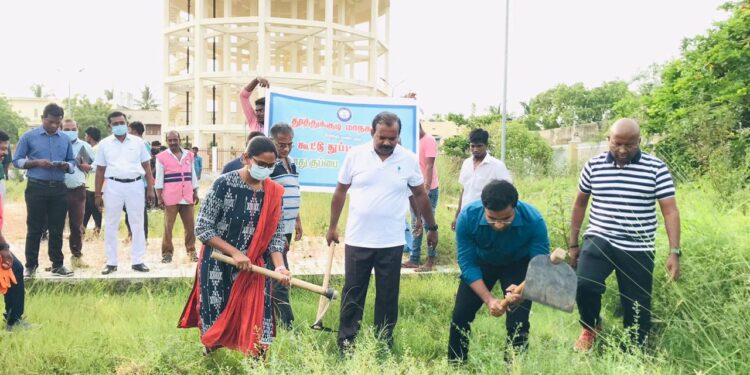 தூத்துக்குடி மாநகராட்சி பகுதியில் மின்னல் வேகத்தில் தூய்மை பணிகள்!!   அமைச்சர், கலெக்டர், மேயர், ஆணையர், நேரடியாக களம் இறங்கி அசத்தல்!!