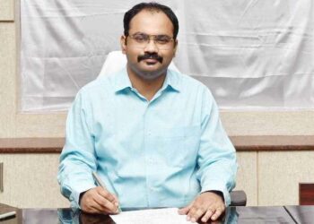 திருவள்ளூர் மாவட்ட கலெக்டர் டாக்டர் ஆல்பி ஜான் வர்கீசிடம் புரட்சி பாரதம் கட்சி சார்பில் கோரிக்கை மனு !!