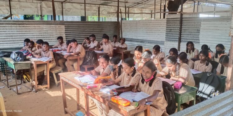 வேதாரண்யத்தில் தமிழ்நாடு அரசு ஊழியர் சங்கத்தினர் பல்வேறு கோரிக்கைகளை நிறைவேற்றக்கோரி ஏழுமுனைப் பிரச்சாரத்தை