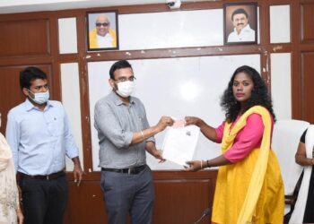 வேதாரண்யத்தில் தமிழ்நாடு அரசு ஊழியர் சங்கத்தினர் பல்வேறு கோரிக்கைகளை நிறைவேற்றக்கோரி ஏழுமுனைப் பிரச்சாரத்தை