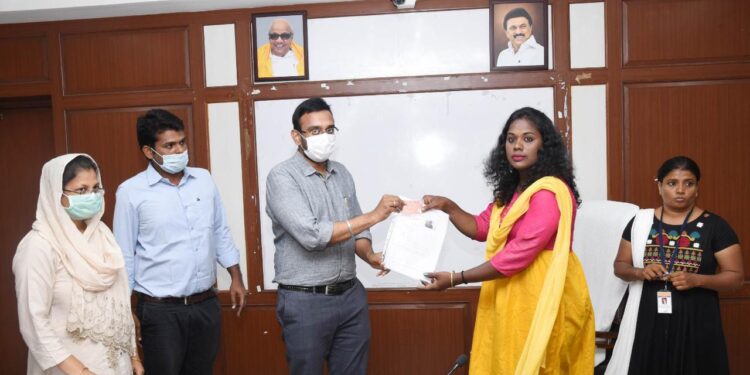 வேதாரண்யத்தில் தமிழ்நாடு அரசு ஊழியர் சங்கத்தினர் பல்வேறு கோரிக்கைகளை நிறைவேற்றக்கோரி ஏழுமுனைப் பிரச்சாரத்தை