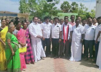 பொதுமக்கள் மற்றும்  கட்சித் தொண்டர்கள் படைசூழ   மாப்பிள்ளையூரணி திமுக வேட்பாளர் தொம்மை சேவியர் சண்முகையா எம்.எல்.ஏ முன்னிலையில் வேட்பு மனு தாக்கல் செய்தார்.