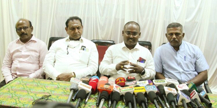 ஸ்டெர்லைட் நிறுவனம் மூடப்பட்டதால் நேரடியாக மட்டுமின்றி மறைமுகமாக சுமார் 25 ஆயிரம் தொழிலாளர்களின் குடும்பங்கள் வேலைவாய்ப்பினை இழந்து பரிதவிக்கிறது.     தமிழக அரசு உயர் நிபுணர் குழு நியமிக்க கான்ட்ராக்டர்ஸ் அசோசியேசன் வேண்டுகோள்.