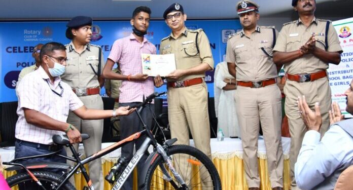 காவல்‌‌‌ சிறார்,சிறுமியர்களுக்கு நலத்திட்ட உதவிகளை சென்னை போலீஸ்‌‌‌ கமிஷனர்‌‌‌ வழங்கினார்