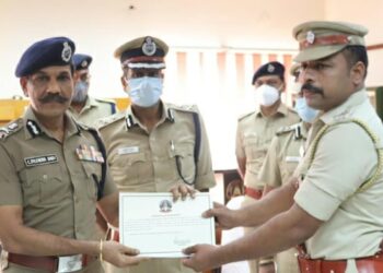 சிறப்பாக பணியாற்றிய தூத்துக்குடி காவல்துறையினருக்கு டிஜிபி சைலேந்திரபாபு சான்றிதழ் வழங்கி பாராட்டு!!