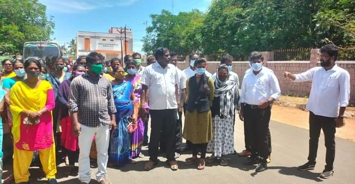 ஸ்டெர்லைட் ஆலை திறக்கக் கோரி  பல்வேறு  கிராம மக்கள் தூத்துக்குடி ஆட்சியரிடம் மனு.