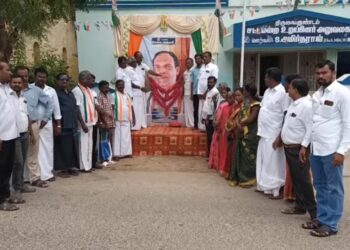 முன்னாள் எம்.எல்.ஏ. ஊர்வசி செல்வராஜ்   13-ம் ஆண்டு  நினைவு தினம்!!     ஸ்ரீவை தொகுதி மக்கள் மலர் தூவி மரியாதை செலுத்தினர்!