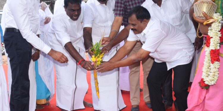 நாகையில் ஆசாத் மார்க்கெட் கட்டுமான பணிக்கான பூமி பூஜை