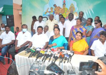 நெய்தல் விழாவை முன்னிட்டு மாப்பிள்ளையூரணி ஊராட்சிக்கு உட்பட்ட கோமஸ்புரத்தில் சுவர் ஓவியம் வரைந்து கனிமொழி எம்பி துவக்கி வைத்தார்.  அமைச்சர்கள், சட்டமன்ற உறுப்பினர், மேயர், பஞ்சாயத்து தலைவர் ஆகியோர் பங்கேற்பு!!