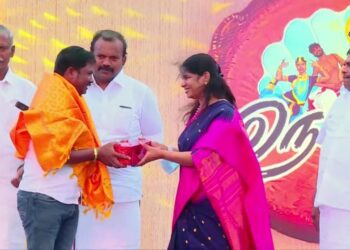 தமிழர்களின் கலை,மண் சார்ந்த வாழ்வியல் முறை, நினைவு கூறும் விதமாக கனிமொழி எம்.பி. முன்னெடுப்பில்  தூத்துக்குடியில் விடிய விடிய நடைபெற்ற நெய்தல் கலைவிழாவை காண அலைமோதிய மக்கள் கூட்டம் !!