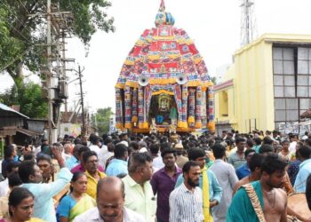 நாகப்பட்டினம் மாவட்டம் நாகூர் நாகநாதர் கோயில் தேரோட்டம்