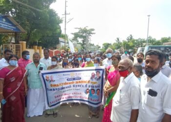 வேதாரண்யத்தில் வேதாரணியம் நகராட்சி மற்றும் வேதாரணியம் ரோட்டரி சங்கம் இணைந்து நடத்தும் நகரங்களின் தூய்மைக்கான மக்கள் இயக்க விழிப்புணர்வு பேரணி 