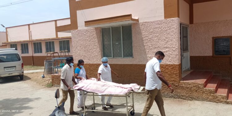 “போலீஸ் செய்தி” எதிரொலி – வேதாரண்யத்தில் அரசு மருத்துவமனை கட்டிட பராமரிப்பு பணிகள் தீவிரம்