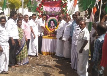 நடிகர் திலகம் சிவாஜி கணேசனின் 21வது நினைவு நாள்! தூத்துக்குடியில் காங்கிரசார் மாலை அணிவித்து மரியாதை செலுத்தினர்.