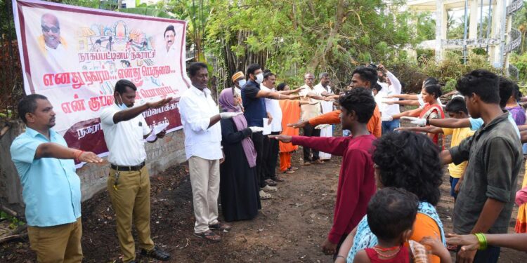 நாகப்பட்டினம் நகராட்சி வேளாங்கண்ணி பேரூராட்சியில் தூய்மைக்கான மக்கள் இயக்கம் சார்பில்   விழிப்புணர்வு முகாம்.