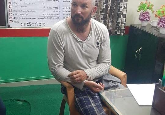 வேதாரண்யத்தை அடுத்த கோடிக்கரை கடற்கரையில் கரை ஒதுங்கிய ரப்பர் படகில் வந்த போலந்த நாட்டைச் சேர்ந்தவர் கைது.