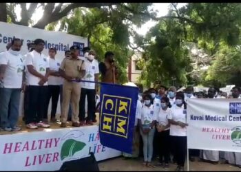 ஆரோக்கியமான கல்லீரல் , மகிழ்ச்சியான வாழ்க்கை ” கேஎம்சிஹெச் மருத்துவமனை சார்பில் கல்லீரல் விழிப்புணர்வு வாக்கத்தான் பேரணி:  காவல்துறை ஆணையர் பாலகிருஷ்ணன்  துவக்கி வைத்தார்