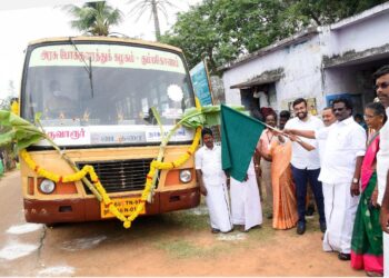 புதிய வழிதடத்தில் பேருந்து இயக்கம் – மாவட்ட ஆட்சியர் அருண்தம்புராஜ் துவங்கி வைத்தார்