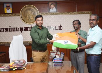 நாட்டின் 75வது சுதந்திர தின அமுத விழா அனைத்து வீடுகளிலும் இந்திய தேசிய கொடி ஏற்ற நடவடிக்கை