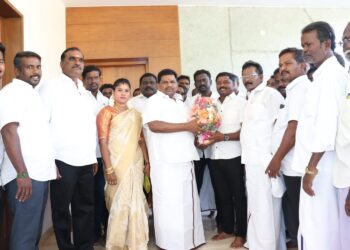 தூத்துக்குடி கிழக்கு ஓன்றிய திமுக செயலாளர் சரணவக்குமார் , அமைச்சர் அனிதா ராதாகிருஷ்ணனிடம் வாழ்த்து பெற்றனர்.!!