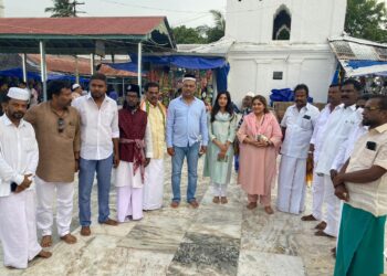 வேளாங்கண்ணி, நாகூருக்கு  அகில இந்திய காங்கிரஸ் கமிட்டி பொதுச்செயலாளர் தமிழ்நாடு புதுவை கோவா மாநில காங்கிரஸ் கட்சியின் பொறுப்பாளருமான தினேஷ் குண்டுராவ்