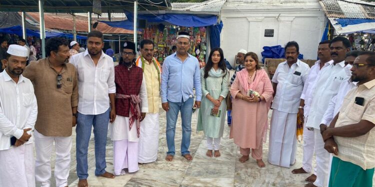 வேளாங்கண்ணி, நாகூருக்கு  அகில இந்திய காங்கிரஸ் கமிட்டி பொதுச்செயலாளர் தமிழ்நாடு புதுவை கோவா மாநில காங்கிரஸ் கட்சியின் பொறுப்பாளருமான தினேஷ் குண்டுராவ்