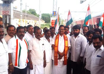 தமிழ்நாடு காங்கிரஸ் கமிட்டி தலைவர்  கே.எஸ் அழகிரிக்கு தூத்துக்குடி ரயில் நிலையத்தில்  தூத்துக்குடி மாவட்ட காங்கிரஸ் சார்பில்  மிக பிரம்மாண்ட வரவேற்பு!!