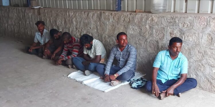 தூத்துக்குடியில்   35 ஆயிரம் லிட்டர் கலப்பட டீசல், மற்றும் லாரி பறிமுதல்.!    மாநகராட்சி கவுன்சிலர் கணவர் கைது!.  ஏ.எஸ்.பி.சந்தீஸ் அதிரடி நடவடிக்கை!!!