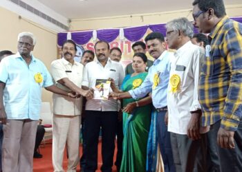 தூத்துக்குடி மாநகராட்சி பகுதிகளில் பல பிரச்சனைகள் தீர்வு காணப்பட்டுள்ளது  இரவு பகல் பாராமல் நம் மேயர் அயராது உழைத்து வருகிறார்.  கால்பந்து கழக பொன் விழாவில் அமைச்சர் கீதா ஜீவன் பேச்சு!!