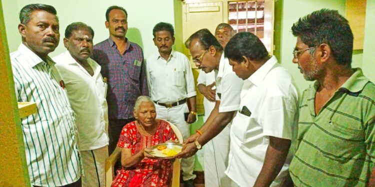 ஸ்ரீவைகுண்டம் சட்டமன்ற உறுப்பினர் ஊர்வசி அமிர்தராஜ் பிறந்தநாள் விழா:   தூத்துக்குடியில் காங்கிரஸார் கொண்டாட்டம்!!