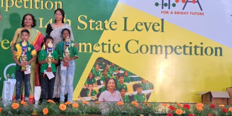 வேதாரண்யத்தை அடுத்த கருப்பம்புலம் அகரம் மெட்ரிகுலேஷன் பள்ளியில் படிக்கும் மாணவி தமிழ்நாடு மாநில அளவில் அபாகஸ் போட்டியில் முதல் பரிசை வென்றுள்ளார்