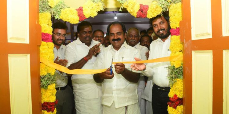 நாகப்பட்டினம் மாவட்டம் திருமருகல் ஊராட்சி ஒன்றியம் கொத்தமங்கலம் மற்றும் ஏனங்குடி ஊராட்சி பகுதிகளில் புதிதாக கட்டப்பட்டுள்ள கட்டிடங்களை சுற்றுச்சூழல் காலநிலை மாற்ற துறை மற்றும் இளைஞர் நலன் விளையாட்டு மேம்பாட்டு துறை அமைச்சர் சிவ.வீ.மெய்யநாதன் திறந்து வைத்தார்