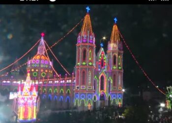 வேளாங்கண்ணி புனித ஆரோக்கிய மாதா பேராலயத்தில் பெரிய தேர் பவனி