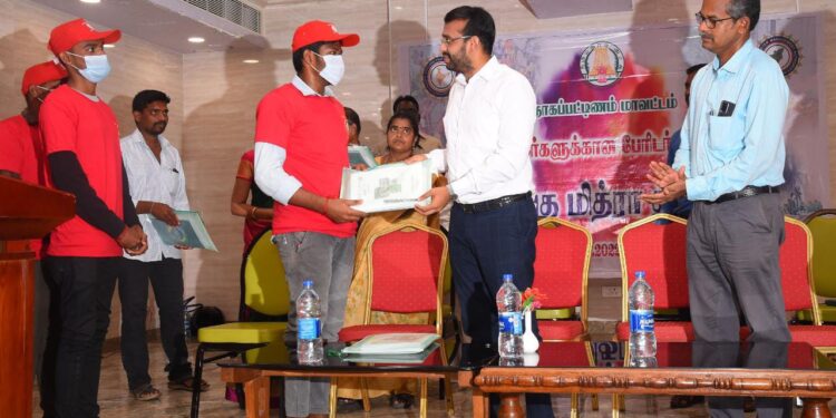 நாகப்பட்டினம் மாவட்டம் வேளாங்கண்ணியில் (பேரிடர்கால நண்பன்) ஆப்தமித்ரா திட்டத்தின் கீழ் தன்னார்வலர்களுக்கான பேரிடர் காலப் பயிற்சி வகுப்பினை மாவட்ட ஆட்சித் தலைவர் அ.அருண்தம்புராஜ், தொடங்கி வைத்தார்.