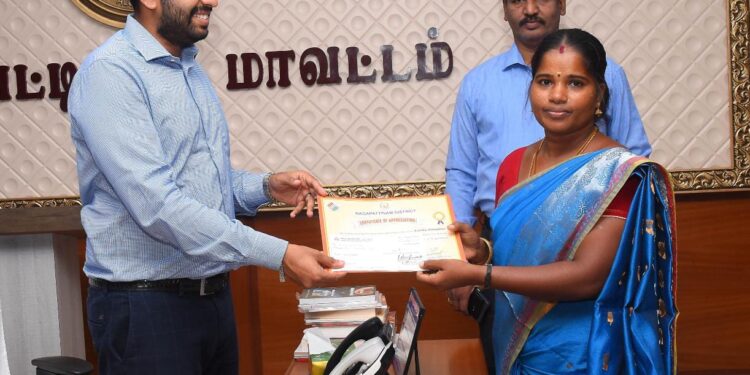 நாகப்பட்டினம் மாவட்டத்தில் வாக்காளர் பட்டியலுடன் ஆதார் எண் இணைத்தல் சிறப்பு முகாம் 18.09.2022 நடைபெறும் என மாவட்ட ஆட்சித்தலைவர் அ.அருண் தம்புராஜ், தகவல்.