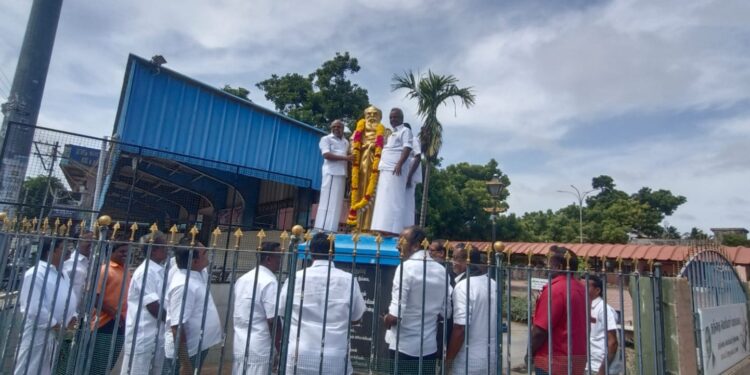 வேதாரணியம் சன்னதி கடற்கரையில் சர்வதேச கடலோர தூய்மை தினம் கடைப்பிடிக்கப்பட்டு கடற்கரையில் உள்ள குப்பைகள் அகற்றப்பட்டன. 