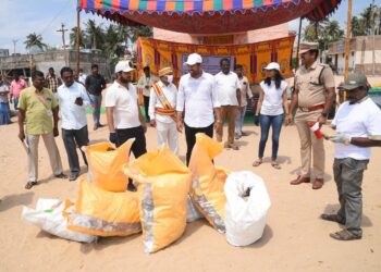 நாகப்பட்டினம் மாவட்டம் திட்டச்சேரி பேரூராட்சியில் புதிய அரசு ஆரம்ப சுகாதார நிலைய கட்டடம் கட்டும் பணிக்கான பூமி பூஜையினை மாவட்ட ஆட்சித்தலைவர் அ.அருண்தம்புராஜ் இன்று தொடங்கி வைத்தார்.