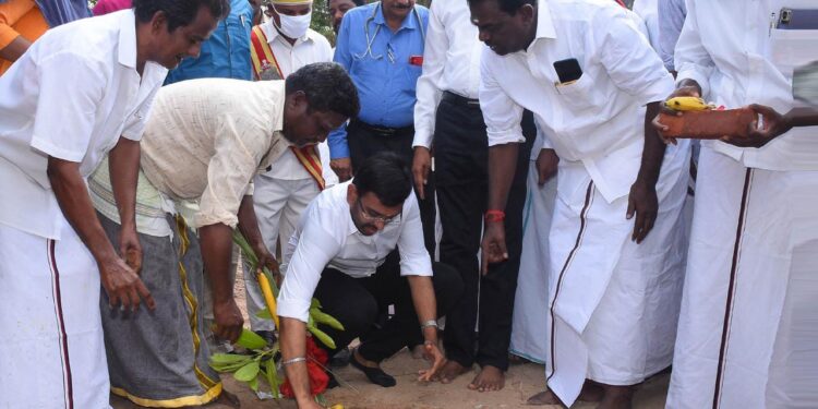 நாகப்பட்டினம் மாவட்டம் திட்டச்சேரி பேரூராட்சியில் புதிய அரசு ஆரம்ப சுகாதார நிலைய கட்டடம் கட்டும் பணிக்கான பூமி பூஜையினை மாவட்ட ஆட்சித்தலைவர் அ.அருண்தம்புராஜ் இன்று தொடங்கி வைத்தார்.