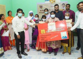 நாகப்பட்டினம் மாவட்டம் வேளாங்கண்ணியில் மாற்றுதிறனாளிகளுக்கு மருத்துவ காப்பீட்டு திட்ட அடையாள அட்டையினை மாவட்ட ஆட்சித்தலைவர் அ.அருண்தம்புராஜ் இன்று வழங்கினார்.