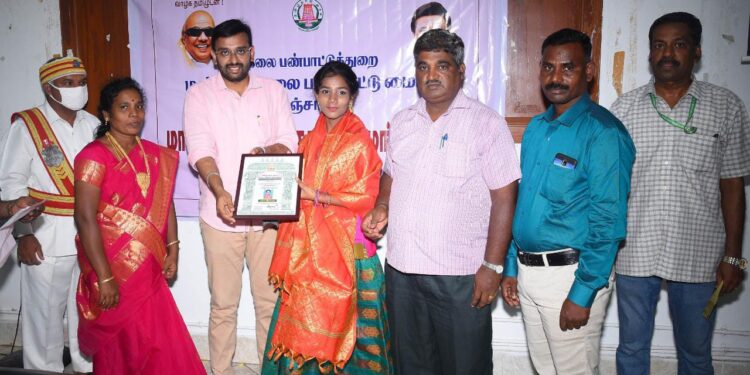 நாகப்பட்டினம்மாவட்ட ஆட்சியர் அலுவலகத்தில் வாராந்திர மக்கள் குறைதீர்க்கும் நாள் கூட்டம் மாவட்ட ஆட்சித்தலைவர் அ.அருண்தம்புராஜ் தலைமையில் இன்று நடைபெற்றது.