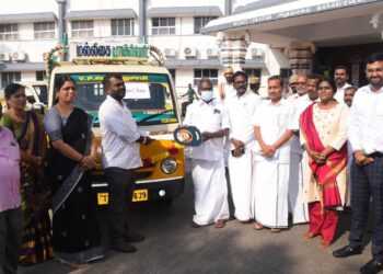 நாகப்பட்டினம் மாவட்ட ஆட்சியர் அலுவல கூட்ட அரங்கில் மாவட்ட வளர்ச்சி ஒருங்கிணைப்பு மற்றும் கண்காணிப்பு குழு கூட்டம் மாவட்ட வளர்ச்சி ஒருங்கிணைப்பு மற்றும் கண்காணிப்பு குழு தலைவர் மற்றும் நாகப்பட்டினம் பாராளுமன்ற உறுப்பினர் எம்.செல்வராஜ் தலைமையில் இணைத்தலைவர் மற்றும் மயிலாடுதுறை பாராளுமன்ற உறுப்பினர் எஸ்.இராமலிங்கம் மாவட்ட ஆட்சித்தலைவர் அ.அருண்தம்புராஜ் மற்றும் மயிலாடுதுறை மாவட்ட ஆட்சித்தலைவர் இரா.லலிதா முன்னிலையில் நேற்று நடைபெற்றது. 