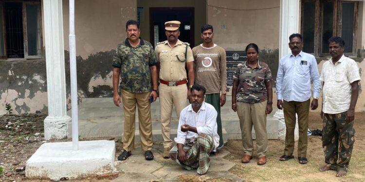 வேதாரண்யத்தை அடுத்த செட்டிபுலம் மேல காட்டைச் சேர்ந்த செந்தில்குமார் என்பவர் குயில் பறவைகளை கண்ணி வைத்து பிடித்ததற்காக கைது