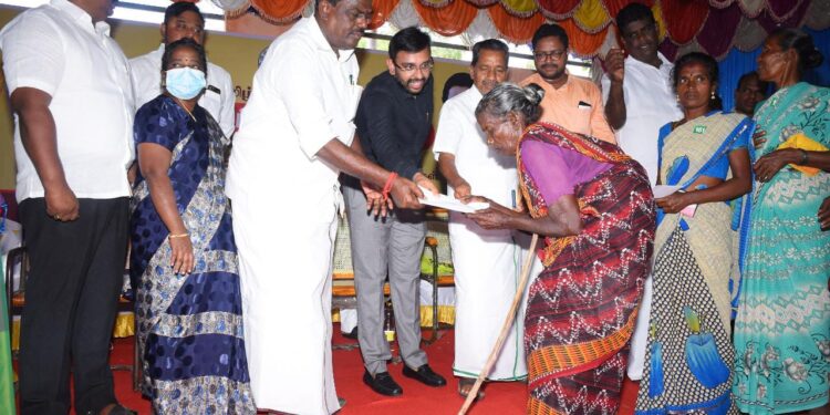 நாகப்பட்டினம் மாவட்டம் பிரதாபராமபுரம் ஊராட்சியில் மக்கள் நேர்காணல் முகாம் மாவட்ட ஆட்சித்தலைவர் அ.அருண்தம்புராஜ் தலைமையில் தமிழ்நாடு மீன்வளர்ச்சி கழக தலைவர் என்.கௌதமன் மற்றும் கீழ்வேளுர் MLA வி.பி.நாகை மாலி முன்னிலையில் நடைபெற்றது.