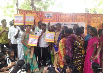 மாப்பிள்ளையூரணி கிராம சபை கூட்டத்தில் சர்ப்ரைஸ் கொடுத்த பஞ்சாயத் தலைவர் சரவணகுமார்: ஊராட்சி பகுதியில் உள்ள குறைகளை புதிய வாட்ஸ் ஆப் எண்ணிற்கு ( 81483 11762)  தெரிவித்தால்  24 மணி நேரத்தில்  நடவடிக்கை எடுக்கப்படும்.!!