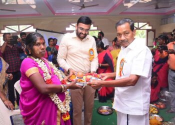 வேளாங்கண்ணி பேரூராட்சியில் கீழையூர் வட்டார ஒருங்கிணைந்த குழந்தை வளர்ச்சித்திட்டத்தின் சார்பாக நடைபெற்ற சமுதாய வளைகாப்பு விழாவினை கீழ்வேளுர் சட்டமன்ற உறுப்பினர் வி.பி.நாகை மாலி முன்னிலையில், மாவட்ட ஆட்சித் தலைவர் அ.அருண்தம்புராஜ், இன்று தொடங்கி வைத்தார். 