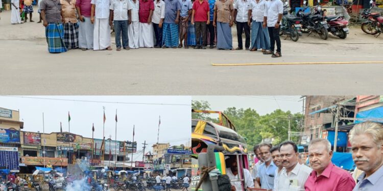 திமுக துணைப்பொதுச் செயலாளராக கனிமொழி எம்.பி நியமனம்: விளாத்திகுளத்தில் திமுகவினர் பட்டாசு வெடித்து இனிப்பு வழங்கி கொண்டாட்டம்!!!