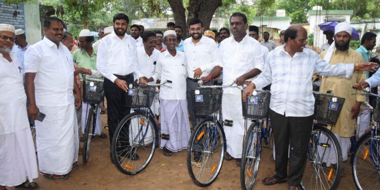 நாகப்பட்டினம் மாவட்டம் திருமருகல் ஊராட்சி ஒன்றியம் போலகம் ஊராட்சியில் நடைபெற்ற மக்கள் நேர்காணல் முகாமில் 469 பயனாளிகளுக்கு சுமார் ரூ.42 லட்சத்து 40 ஆயிரத்து 440 மதிப்பிலான நலத்திட்ட உதவிகளை மாவட்ட ஆட்சித்தலைவர் அ.அருண்தம்புராஜ் வழங்கினார்.