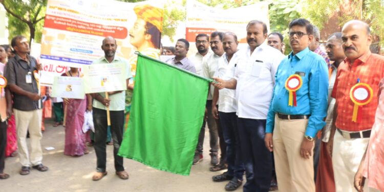 தூத்துக்குடியில் பொது நூலகத்துறை சார்பில் விழிப்புணர்வு பேரணி: மேயர் ஜெகன் பெரியசாமி துவக்கி வைத்தார்!